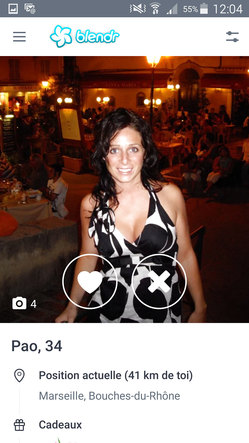 Jeune nana souple attend un garçon inépuisable pour se faire baiser sans complexe